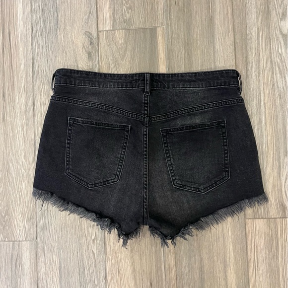 Black jean shorts size US 8 - Picture 7 of 7